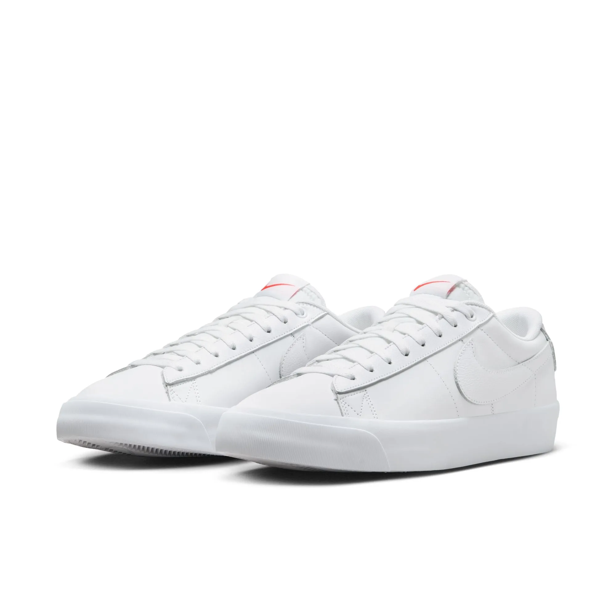 BLAZER LOW PRO GT ISO TRIPLE WHITE