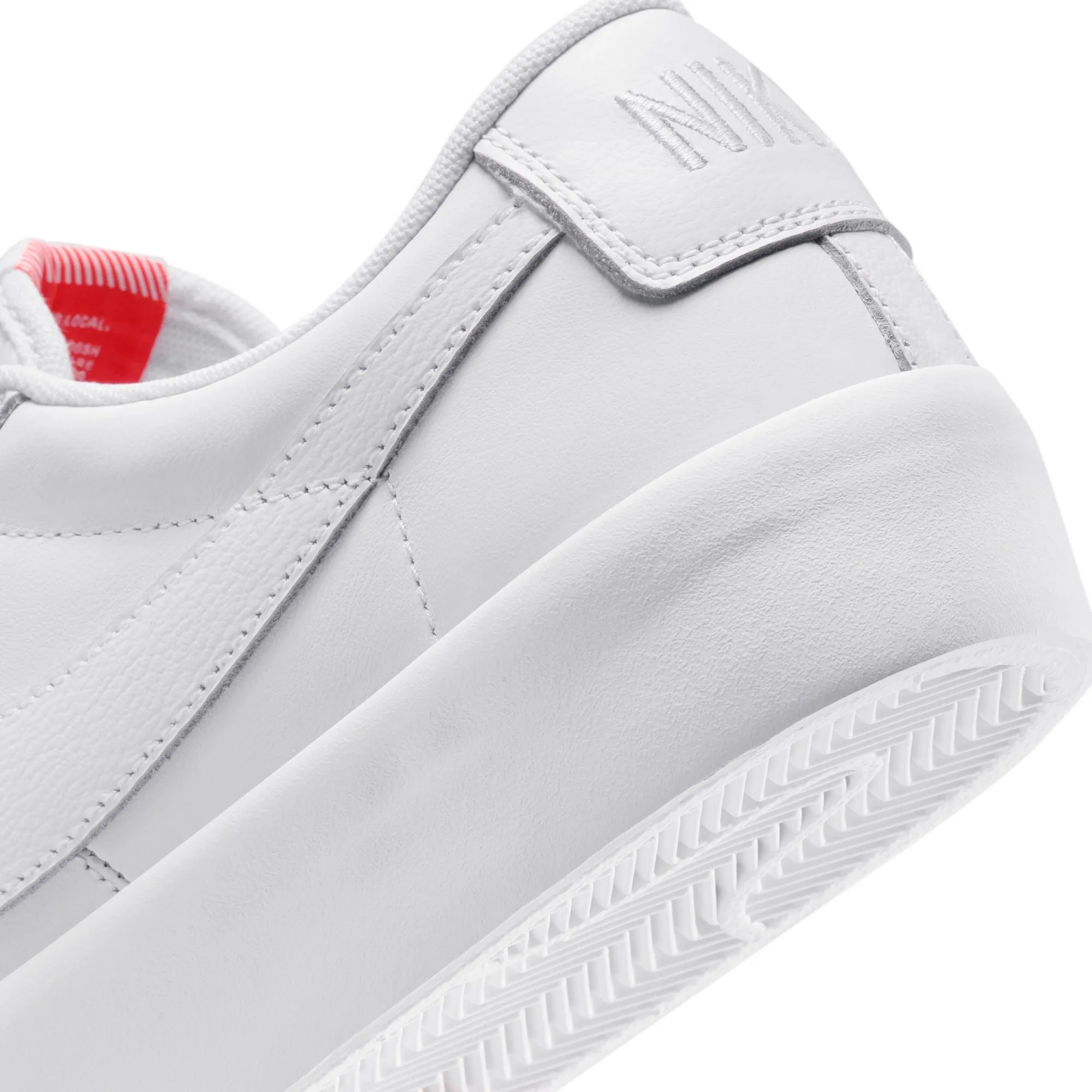 BLAZER LOW PRO GT ISO TRIPLE WHITE