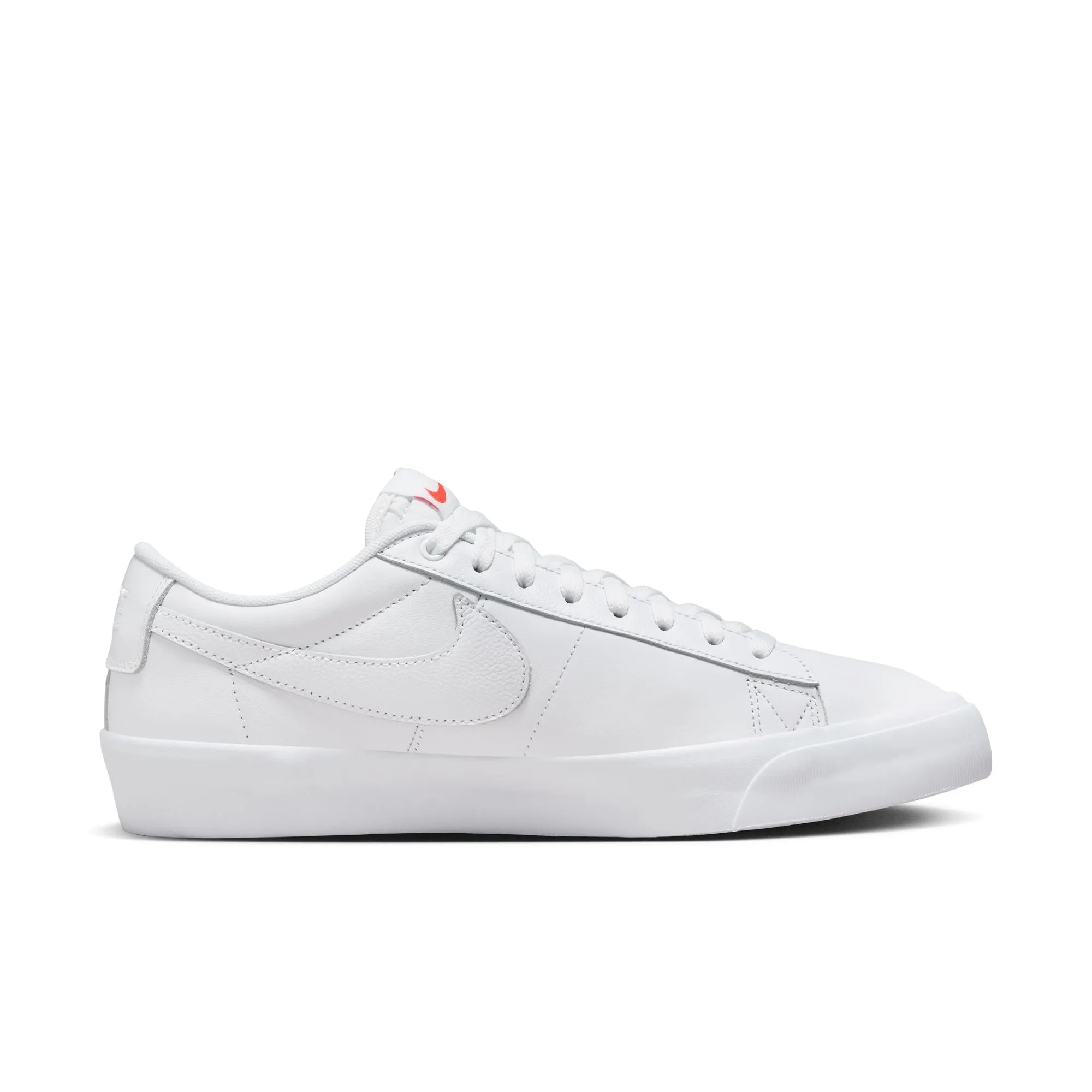 BLAZER LOW PRO GT ISO TRIPLE WHITE