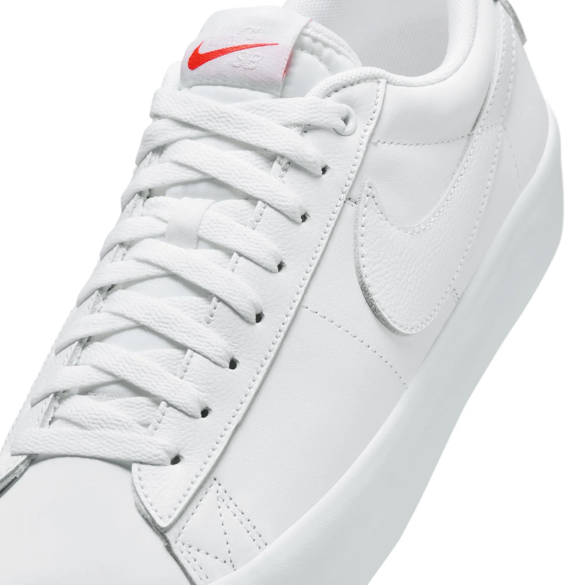 BLAZER LOW PRO GT ISO TRIPLE WHITE