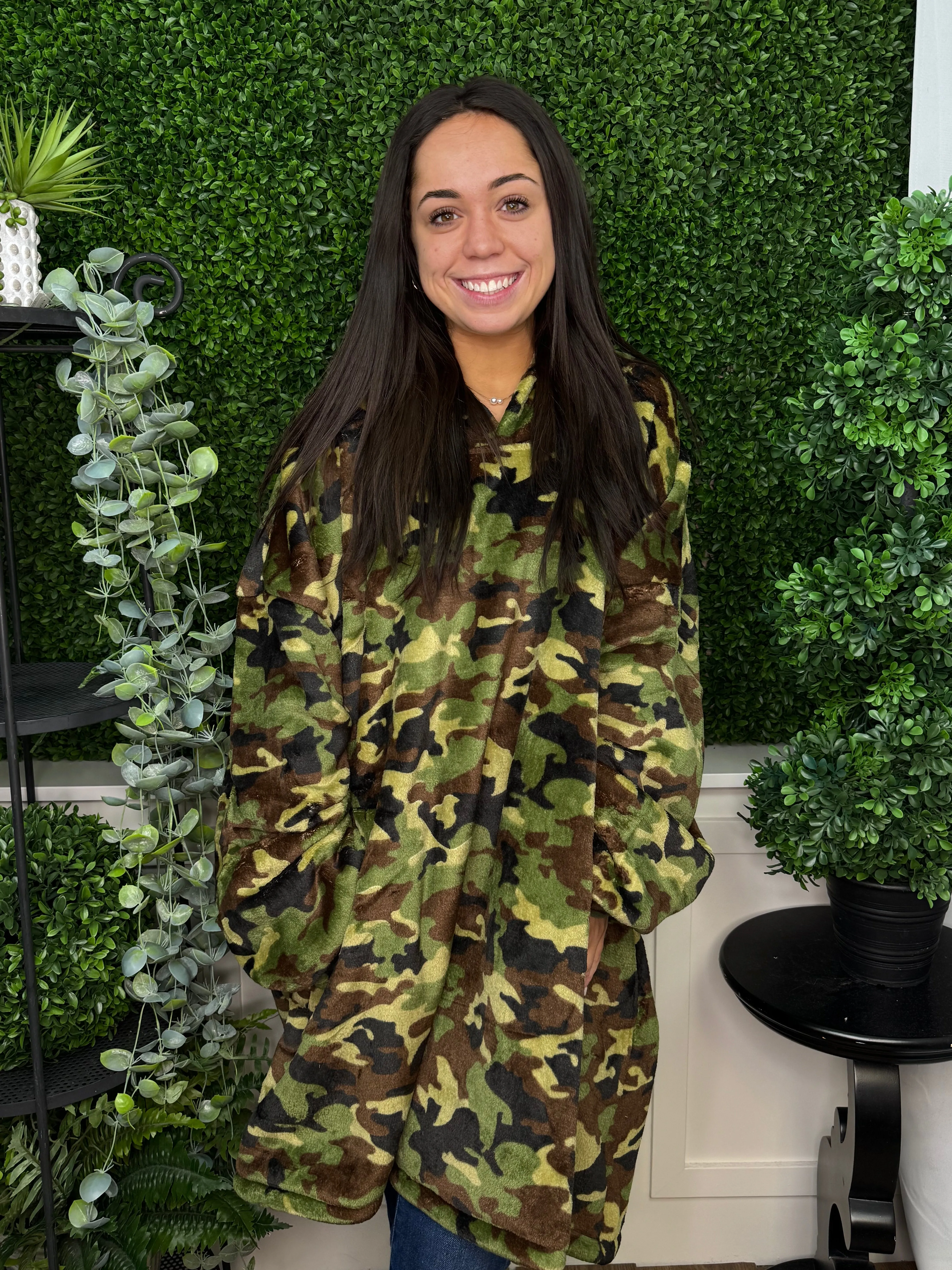 CAMO OVERSIZED BLANKET PULLOVER