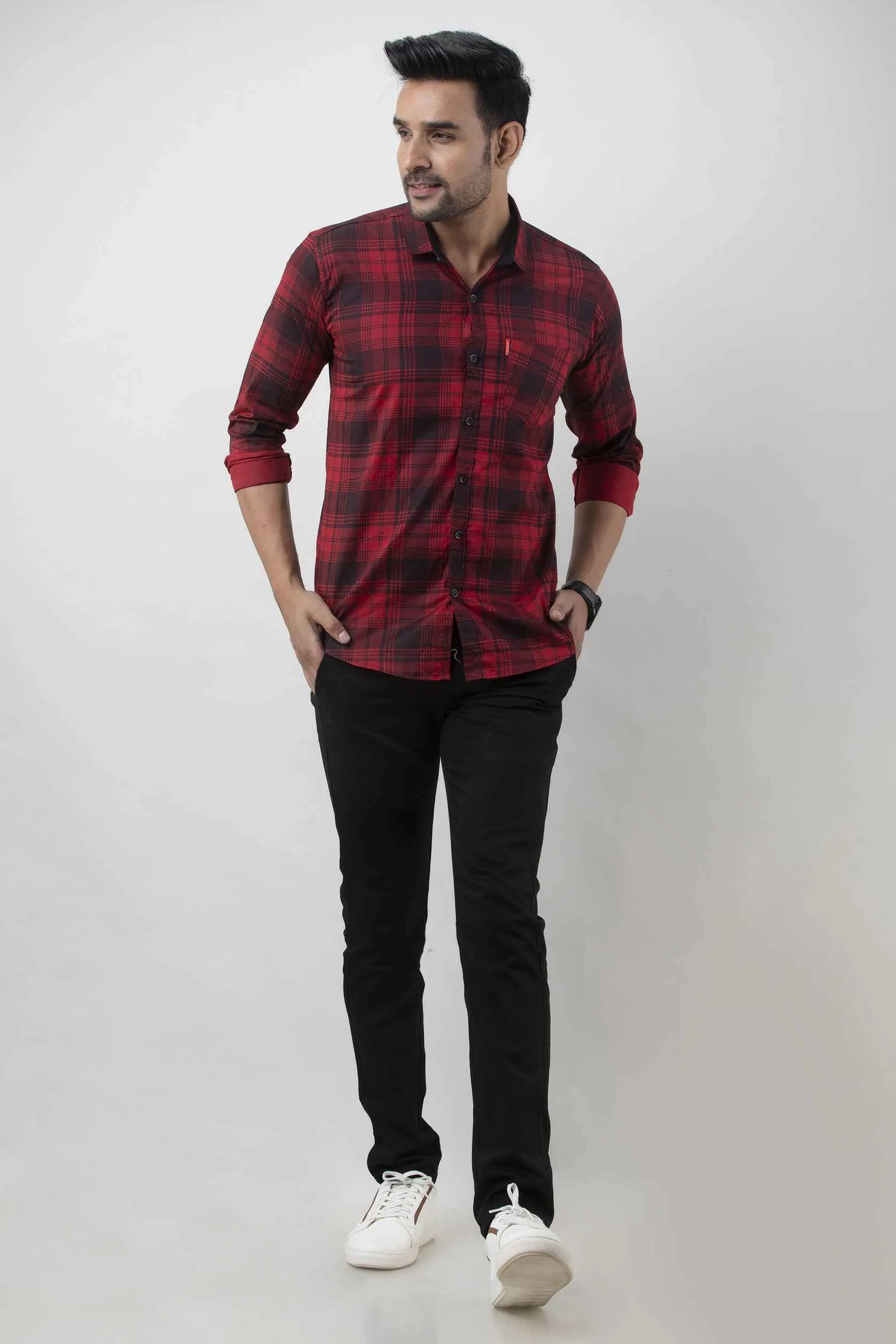 Red Checks Cotton Blend Slim Fit Men's Casual Shirt