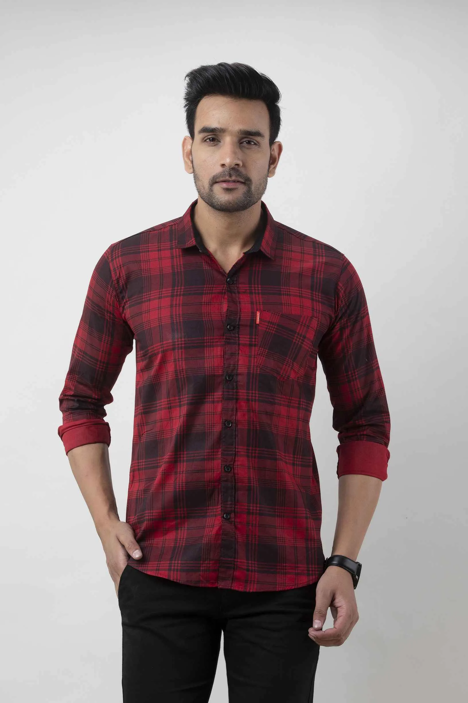 Red Checks Cotton Blend Slim Fit Men's Casual Shirt